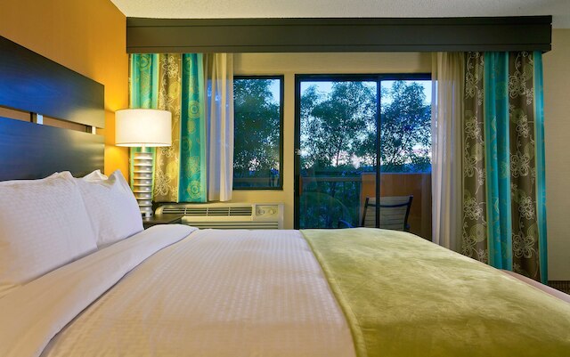 ダブルツリー バイ ヒルトン ホテル サンタ フェ