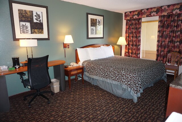 デイズ イン バイ ウィンダム オーガスタ ウィーラー ロード