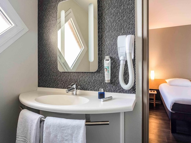 イビス トノン センター ホテル