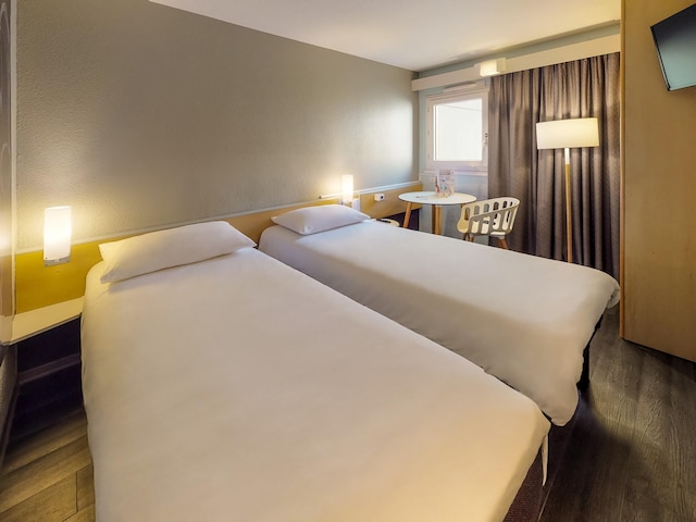 イビス トノン センター ホテル