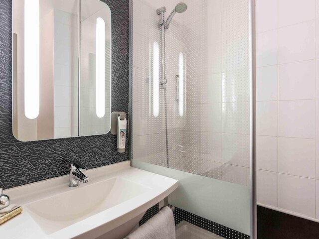 イビス トノン センター ホテル