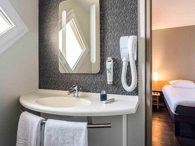 イビス トノン センター ホテル