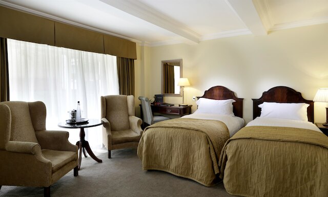 マクドナルド アルベストン マナー ホテル & スパ