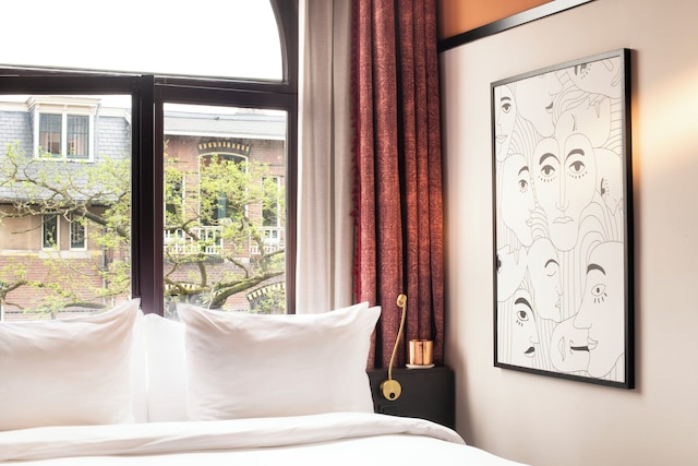 ヤン ルイケン アムステルダム