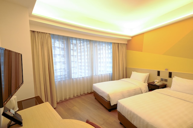 サウス パシフィック ホテル (香港南洋酒店)