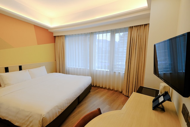 サウス パシフィック ホテル (香港南洋酒店)