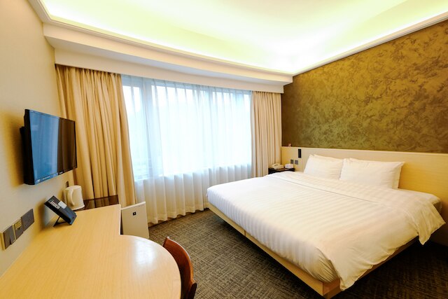 サウス パシフィック ホテル (香港南洋酒店)