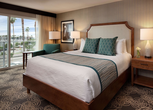 レドンド ビーチ ホテル タペストリー コレクション バイ ヒルトン