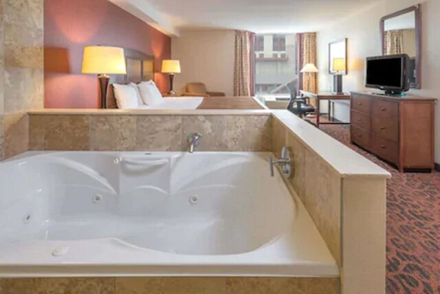 ラマダ バイ ウィンダム ナイアガラ フォールズ / フォールズビュー