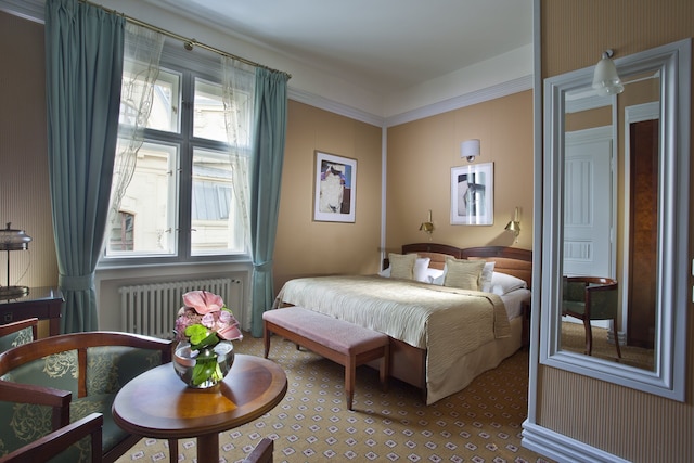 ホテル パリ プラハ