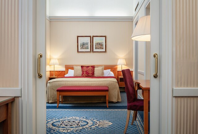 ホテル パリ プラハ