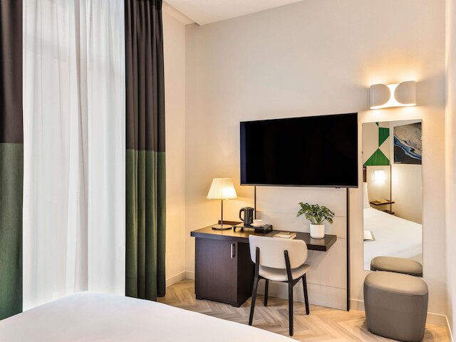 メルキュール ナポリ セントロ アンジョイーノ