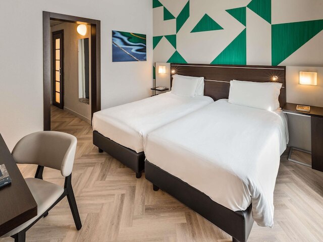 メルキュール ナポリ セントロ アンジョイーノ