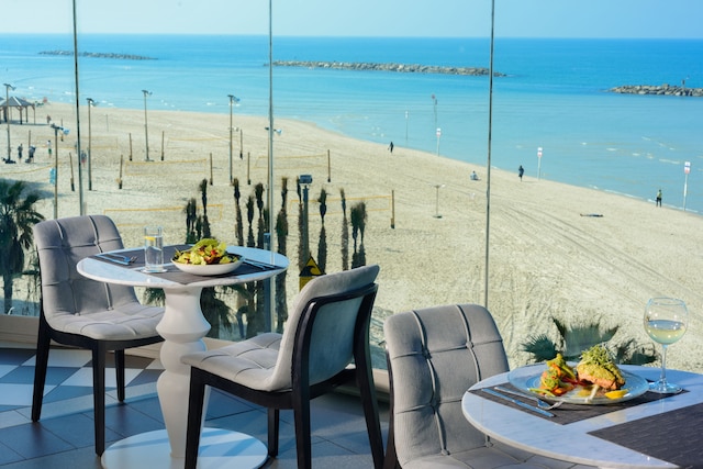 ヘロッズ ホテル テル アビブ バイ ザ ビーチ