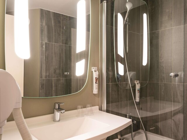 イビス パリ アレジア モンパルナス 14 区