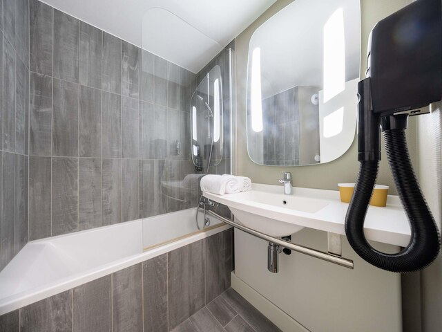 イビス パリ アレジア モンパルナス 14 区