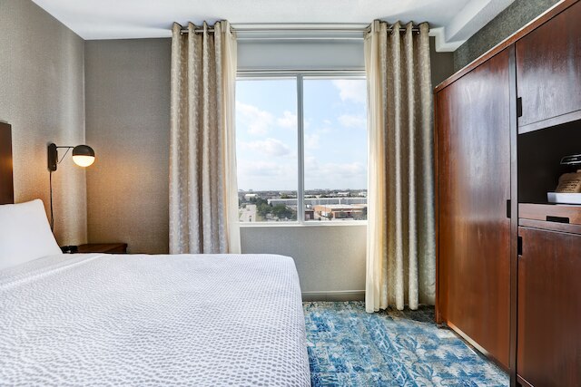 フォーポイント バイ シェラトン・トロント ミシサガ