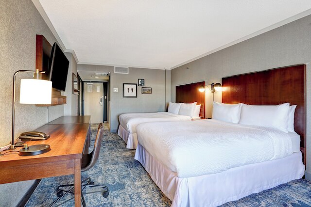 フォーポイント バイ シェラトン・トロント ミシサガ