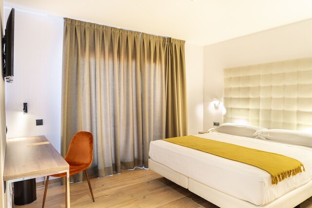 ホテル カレドニアン