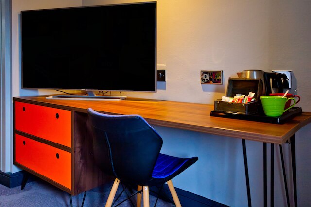 ビレッジ ホテル カーディフ