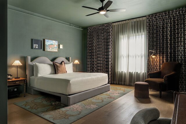 マークイーン ホテル