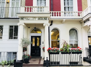 ビバリー ハウス ホテル