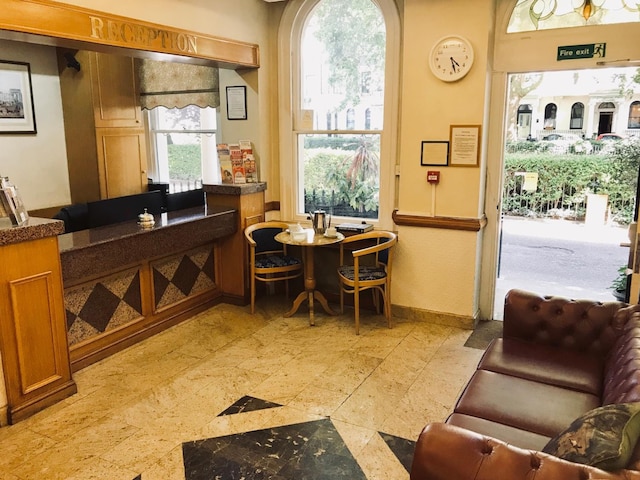 ビバリー ハウス ホテル