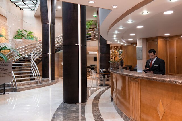 サナ リノ ホテル