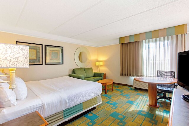 ラ キンタ イン & スイーツ バイ ウィンダム オーランド I ドライブ/コンベンション センター