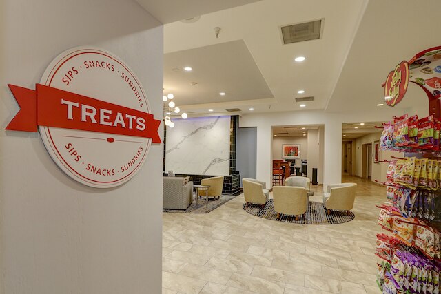 ハンプトン  イン トロピカーナ