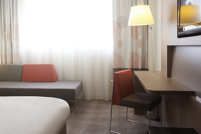 ノボテル パリ ポンド セーブル