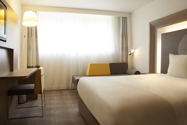 ノボテル パリ ポンド セーブル