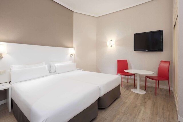 ホテル マドリード グラン ヴィア 25 アフィリアテッド バイ メリア