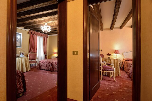 ホテル アンバサダー トレ ローズ