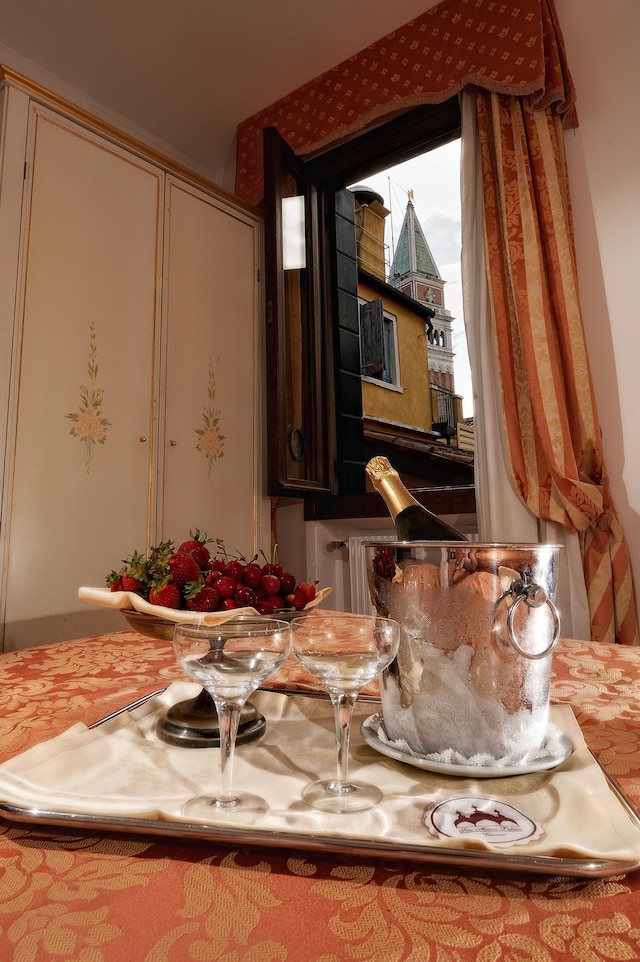 ホテル アンバサダー トレ ローズ