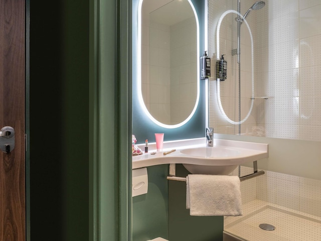 イビス パリ メーヌ モンパルナス 14 エム