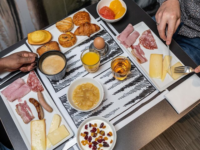 イビス パリ メーヌ モンパルナス 14 エム