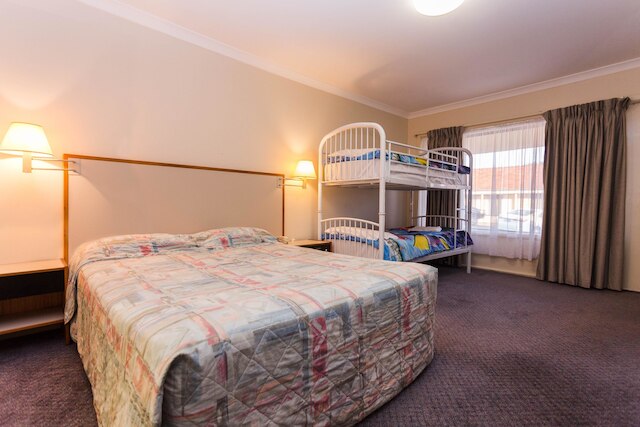 スリープウェル モーテル