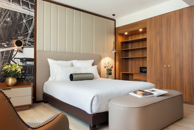 ラ クリーフ トゥール エッフェル パリ バイ ザ クレスト コレクション