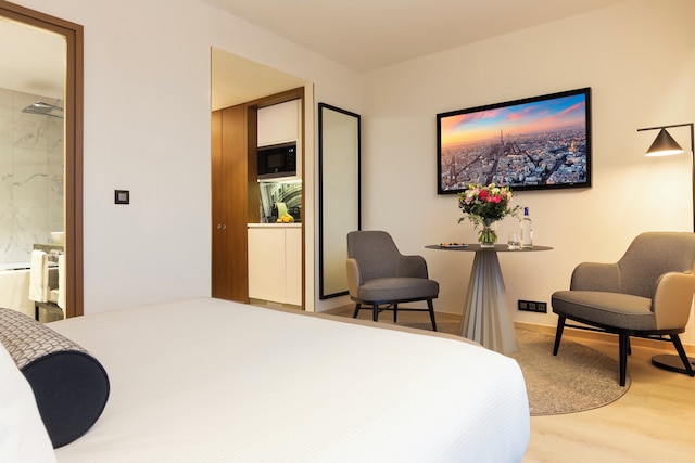 ラ クリーフ トゥール エッフェル パリ バイ ザ クレスト コレクション