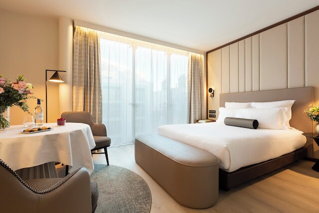 ラ クリーフ トゥール エッフェル パリ バイ ザ クレスト コレクション