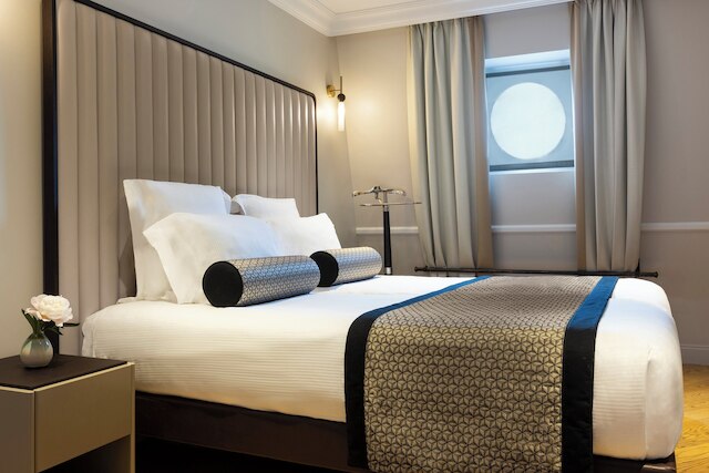 ラ クリーフ トゥール エッフェル パリ バイ ザ クレスト コレクション