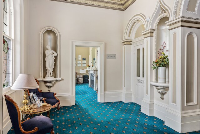 レンナ オブ オーバート