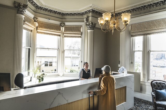 レンナ オブ オーバート