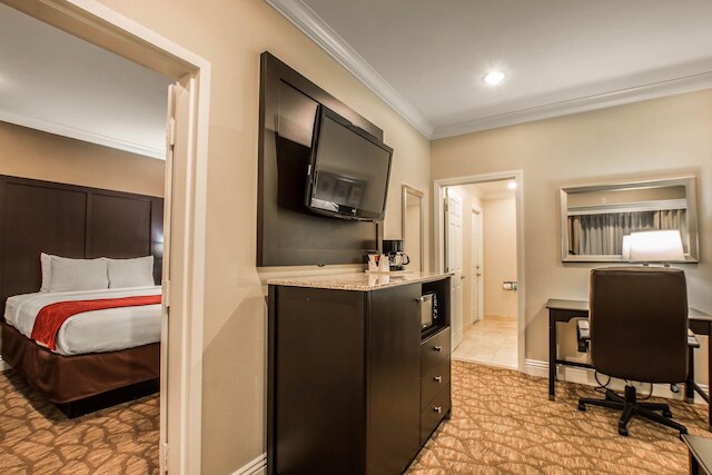 コンフォート イン & スイーツ ハンティントン ビーチ