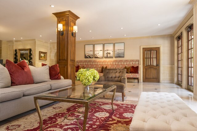 エアーズ ホテル コスタ メサ / ニューポート ビーチ