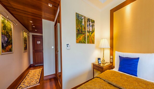 ザ オベロイ ベンガルル