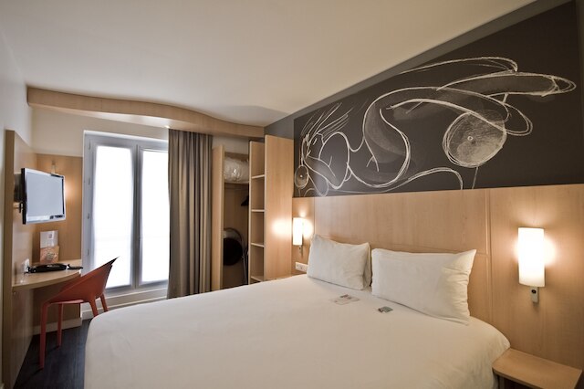 アイビス パリ ペール ラシェーズ