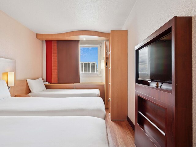 イビス パリ ポルト ドルレアン