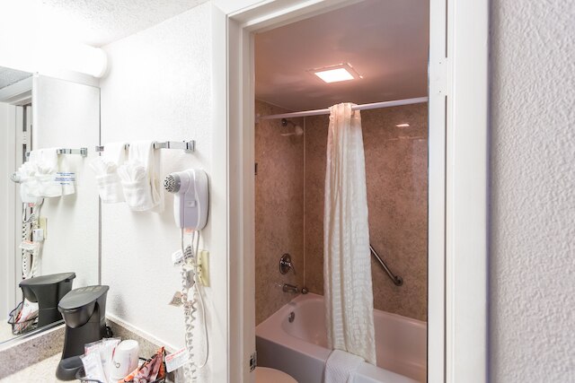 メインゲート レイクサイド ホテル